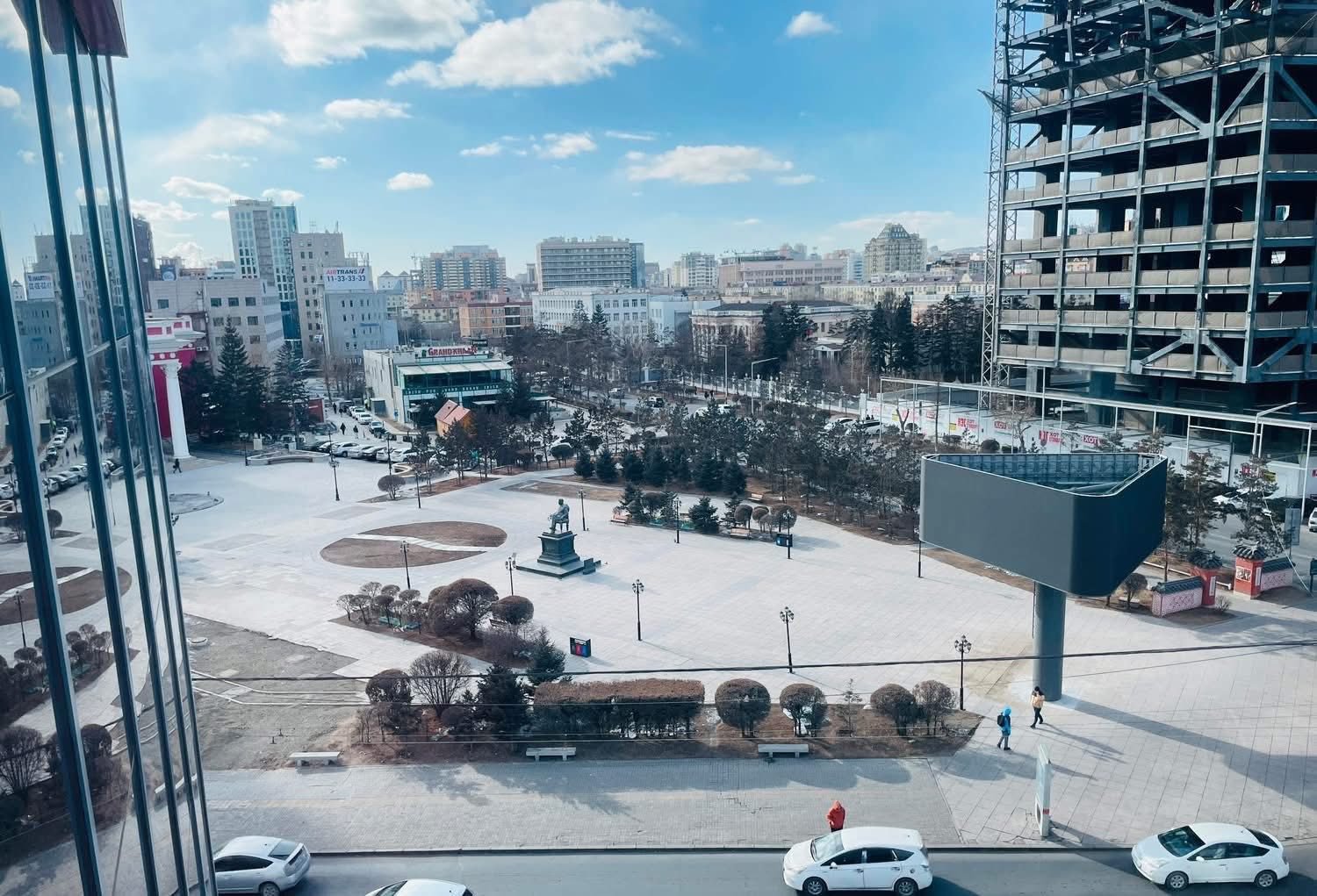 АТГ: Драмын театрын талбайд барьсан рекламын самбарын зөвшөөрлийг хүчингүй болгожээ