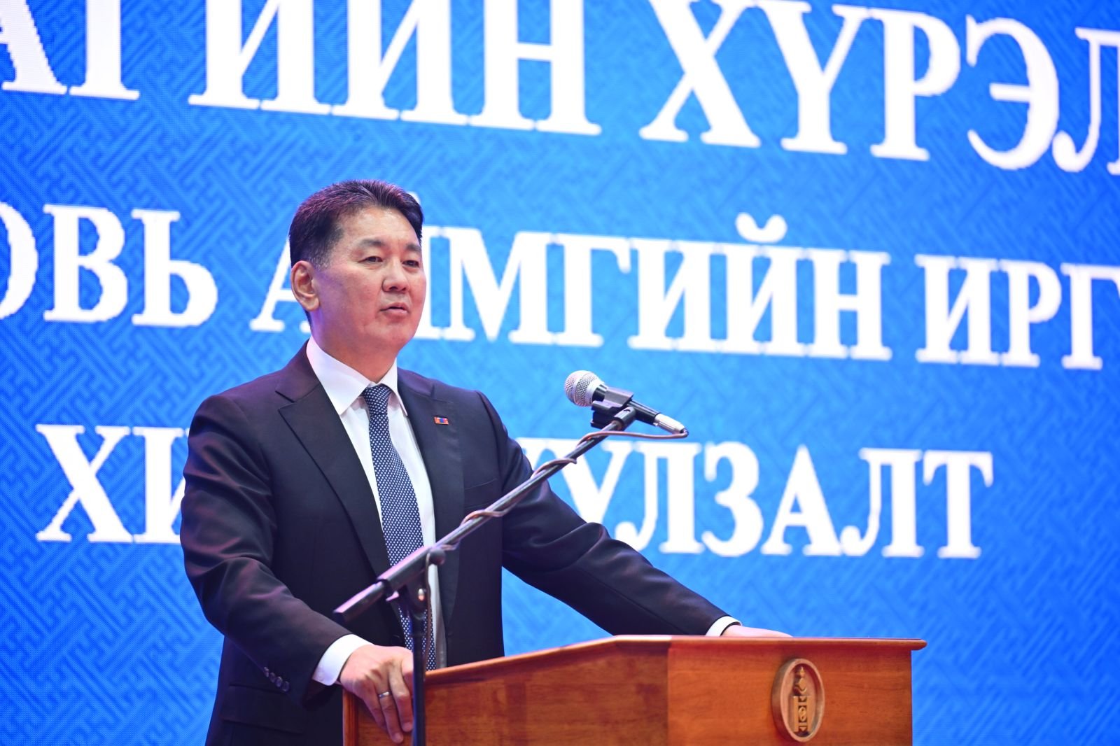 Ерөнхийлөгч У.Хүрэлсүх Дорноговь аймгийн иргэдтэй уулзав 