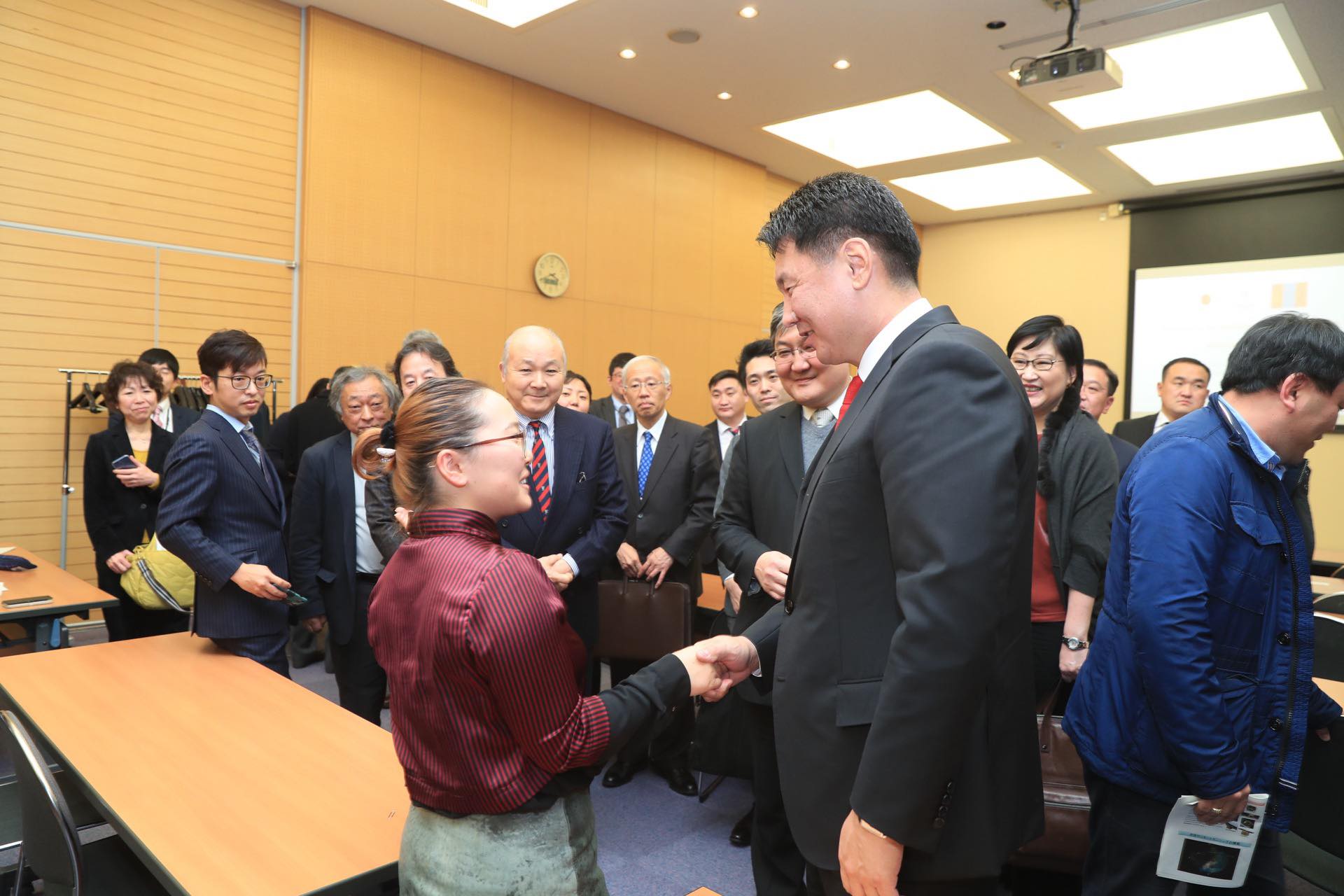 Ерөнхий сайд Хоккайдогийн их сургуулийн оюутнуудтай уулзлаа