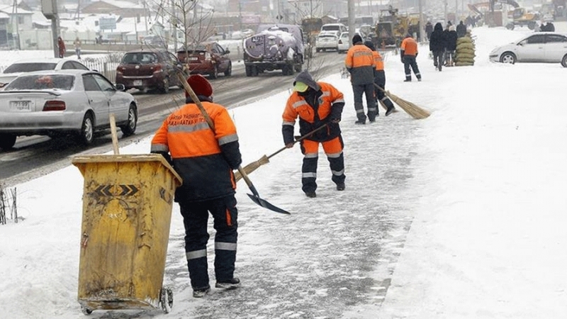 Зам талбайг өглөөний 05:00 цагаас эхлэн цэвэрлэж байгаа гэв