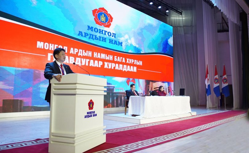 У.Хүрэлсүх: ЖДҮХС-аас зээл авсан асуудал байгаа бол хуулийн байгууллагад шалгуулаарай гэж дүүдээ хэлсэн