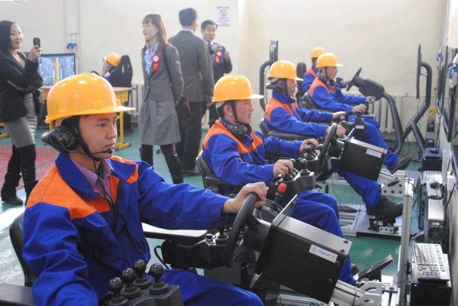 МСҮТ-ийн суралцагчдад 70,000 төгрөг олгох санал дэмжигджээ