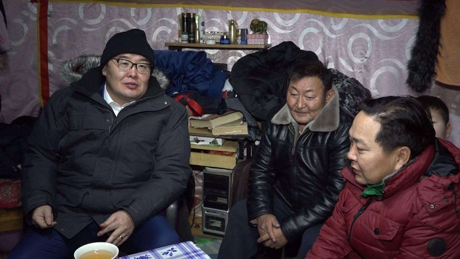  Г.Занданшатар Сонгинохайрхан дүүргийн долоодугаар хороо буюу Баянхошуунд ажиллалаа