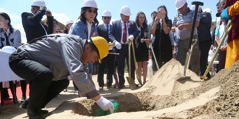 Гэр хорооллын “Дэд бүтцийн төв”-ийн шав тавилаа