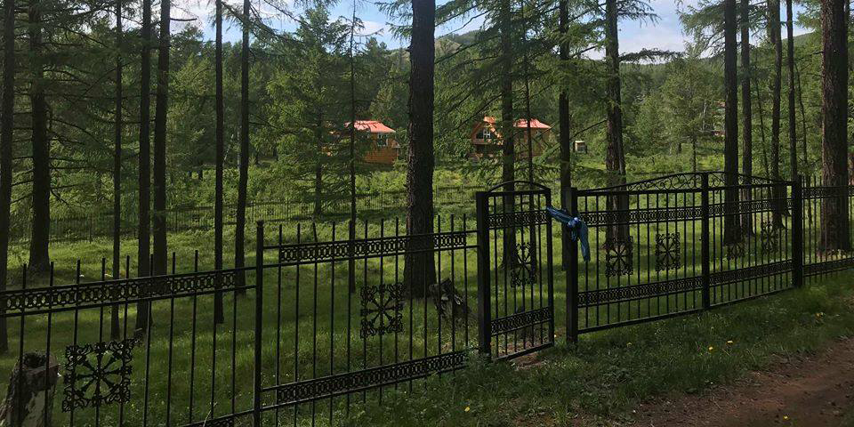 Зуслангийн бүсэд ой, усны сан бүхий газарт зөвшөөрөлгүй барьсан хашааг буулгаж, газрыг чөлөөлнө