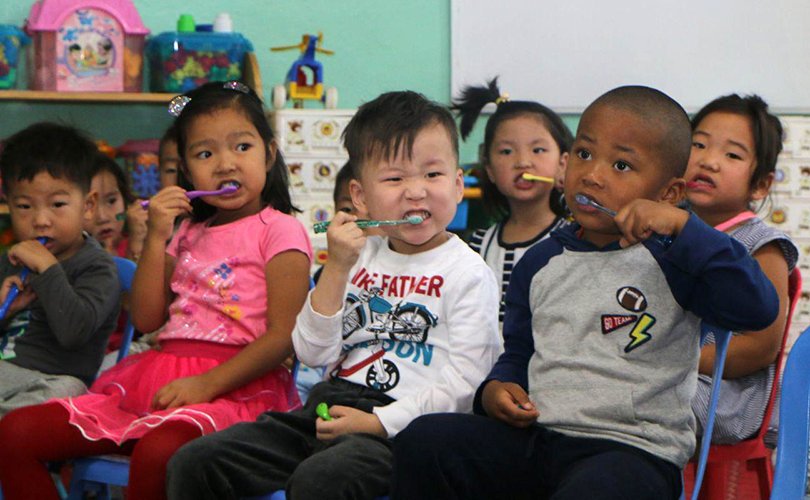 Цэцэрлэгийн багш нарыг 