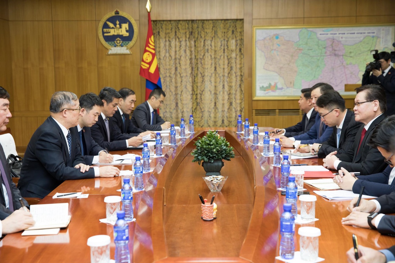 Шадар сайд БНХАУ-ын Улс төрийн товчооны гишүүнийг хүлээн авч уулзав 