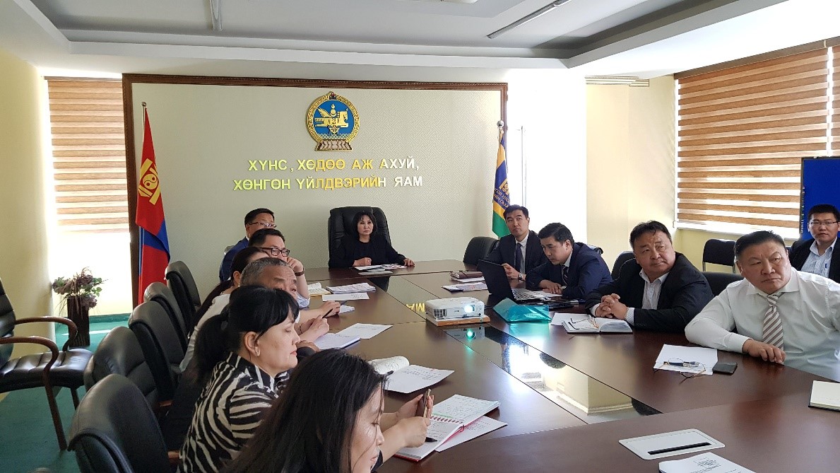 Дэд сайд Ж.Сауле “Мах, сүүний анхдугаар аян”-ы ажлын хэсгийг даргалж байна