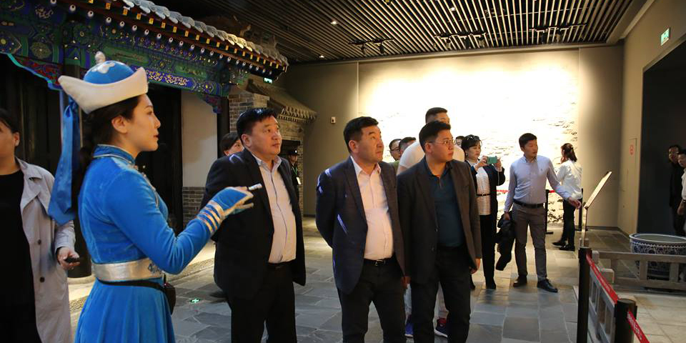 Хөх хотын ногоон байгууламж, тохижилтын ажилтай танилцлаа