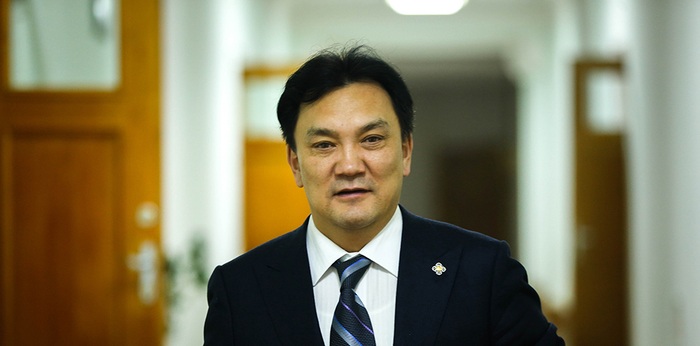 ШУУРХАЙ МЭДЭЭ: Б.Батзоригийг сайдын албан тушаалаас нь огцруулах шийдвэр гарлаа