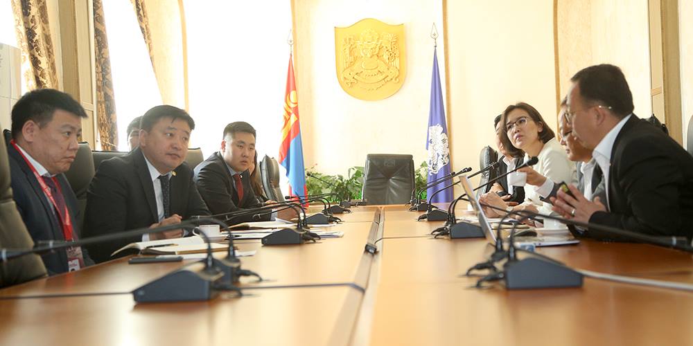 Шинэлэг технологийн тусламжтайгаар агаарын бохирдлыг бууруулах шийдэлтэй танилцав