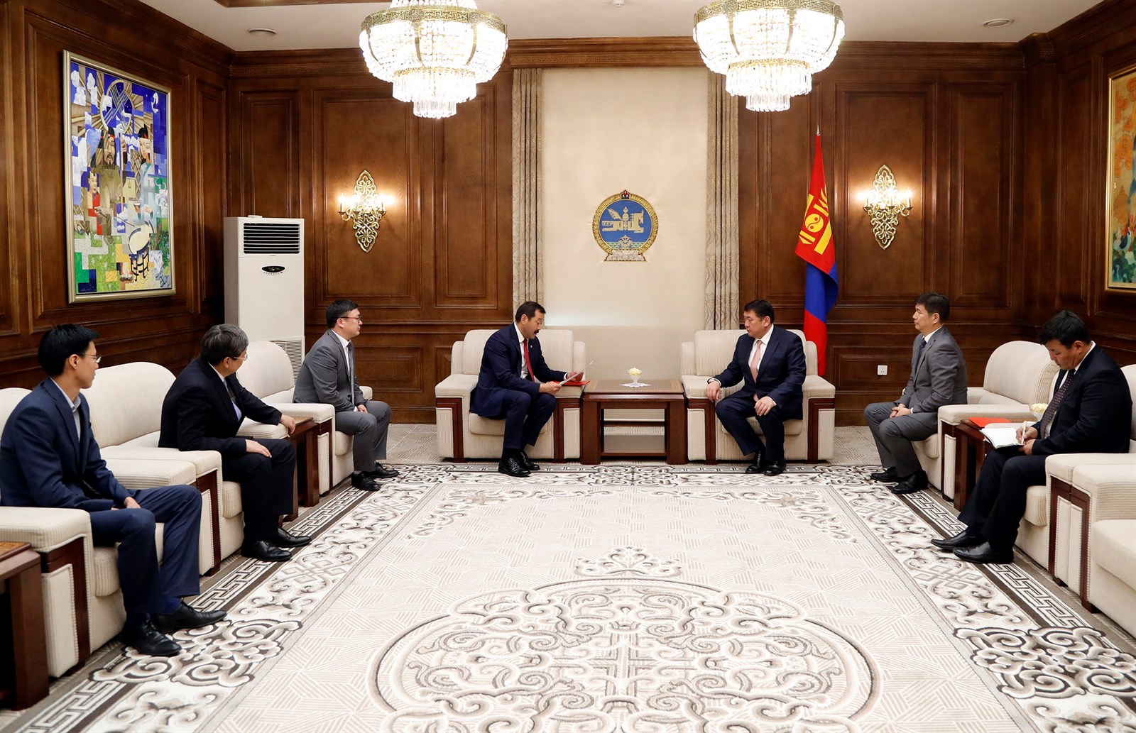 “Төрөөс иргэний нисэхийн салбарт 2020 он хүртэл баримтлах бодлого батлах тухай тогтоолын хавсралтад өөрчлөлт оруулах тухай хуулийг өргөн барилаа