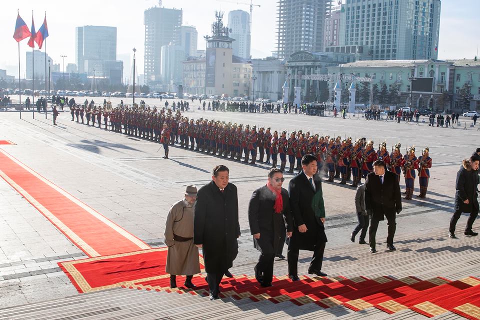 Чингис хааны хөшөөнд хүндэтгэл үзүүлллээ