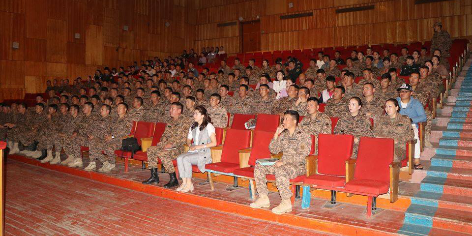 Зэвсэгт хүчний 500 гаруй албан хаагчдад гэр бүлийн үнэ цэнийн талаар сургалт зохион байгууллаа