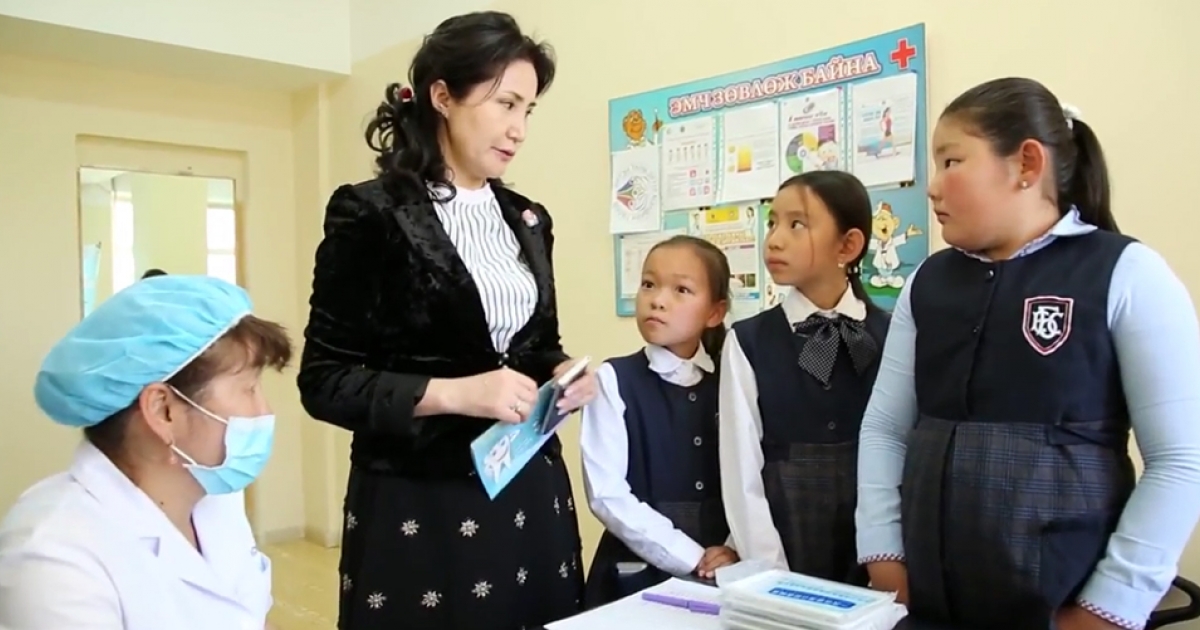 1000 хүүхдэд амны хөндийн үзлэг хийж, шүдний өвчлөлийг оношлож байна