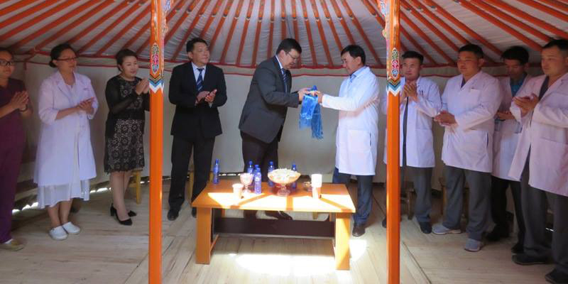 Наркологийн эмнэлэгт иж бүрэн таван ханатай гэр хүлээлгэж өглөө