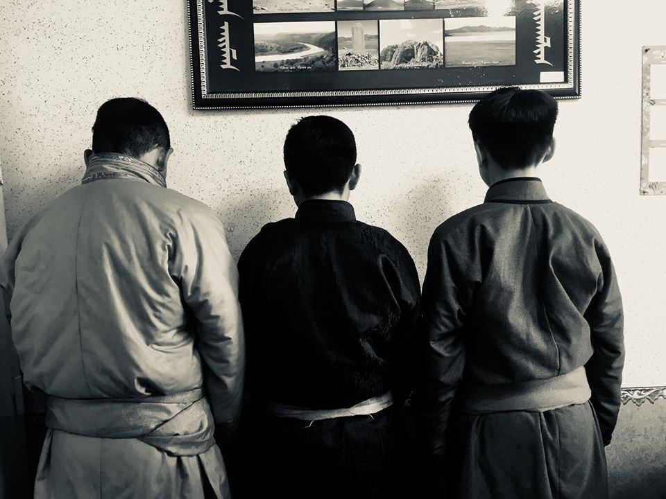 Сурагчид архидан согтуурчээ