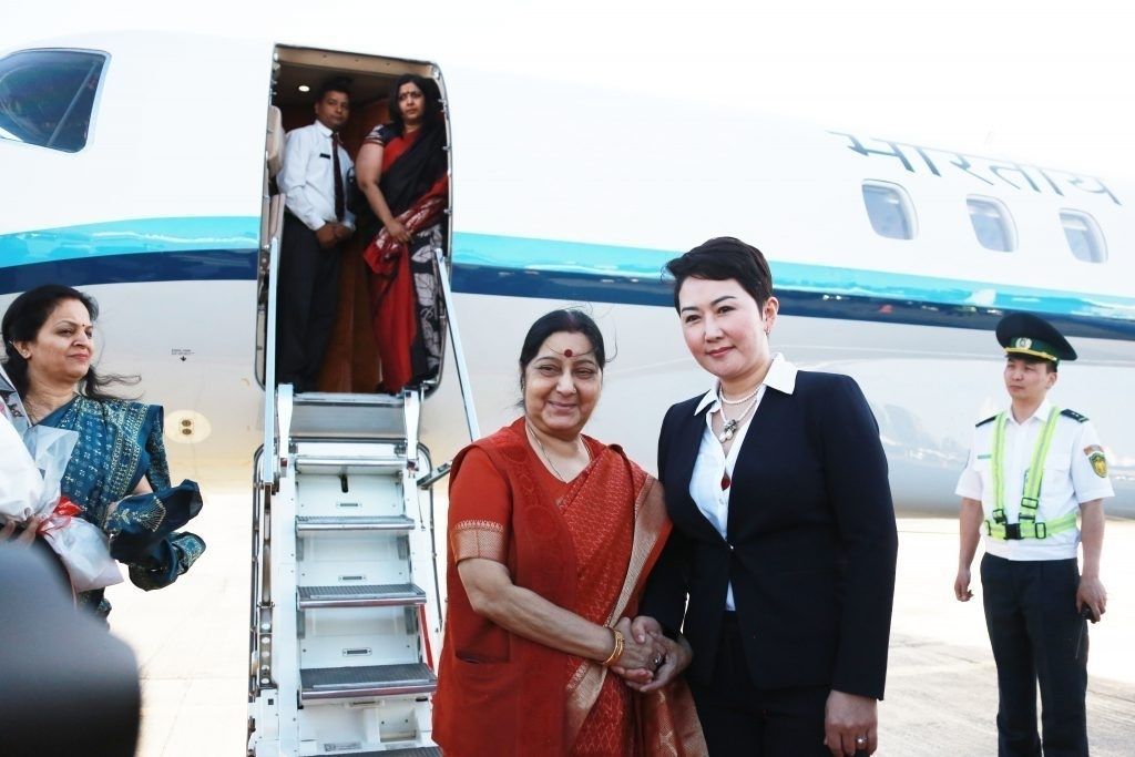 Энэтхэг Улсын Гадаад хэргийн сайд Сушма Свараж Монгол Улсад хүрэлцэн ирлээ 