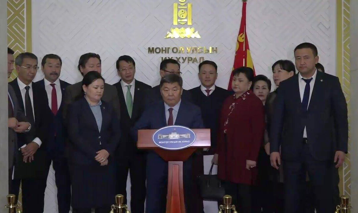 АН-тай нийлж Засгаа тонгорох гээд бүтэлгүйтсэн 27 “матрын нулимс” унагав