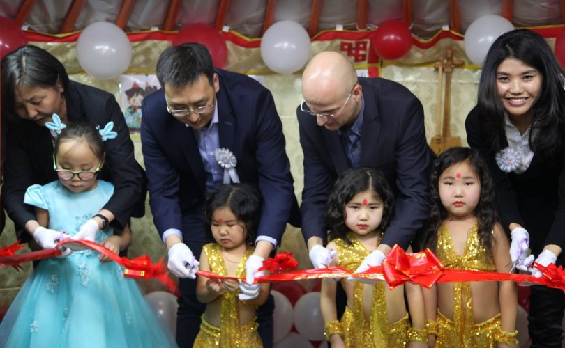 251 дүгээр цэцэрлэг дэргэдээ  ус ариун цэврийн байгууламж бүхий гэр бүлэгтэй боллоо