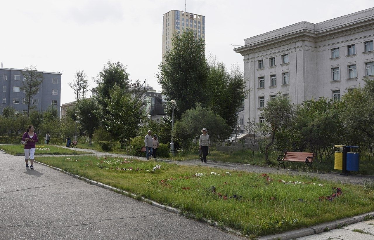 Төрийн ордны арын цэцэрлэг 06:00-21:00 цагт иргэдэд нээлттэй боллоо