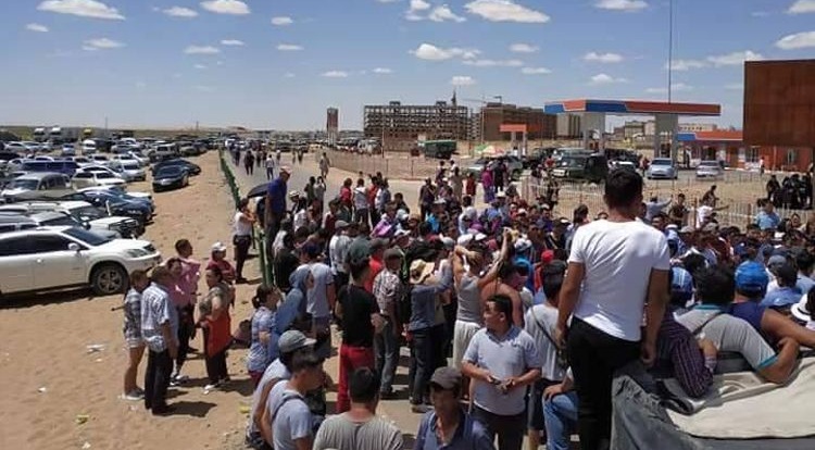 Жолооч нар хил хааж танхайрч байна