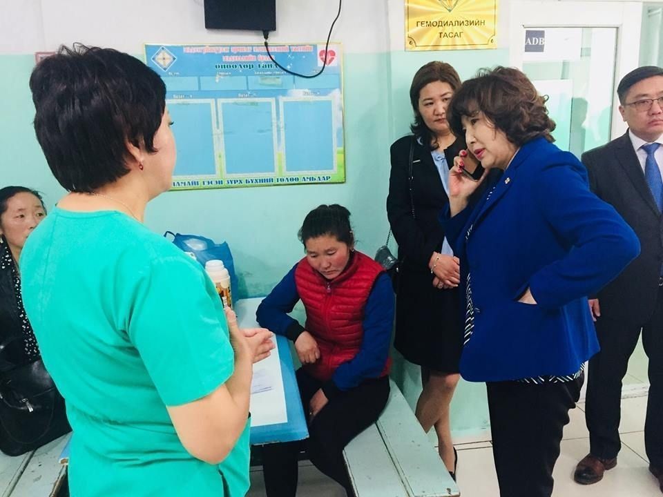 Бензинийг устай андууран халуун тогоо руу  хийж түлэгдсэн иргэнийг Улаанбаатарт эмчлүүлэхээр боллоо