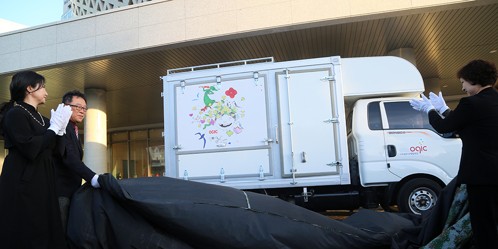 Нийслэлийн Шүд эрүү нүүрний эмгэг судлалын төв явуулын шүдний оношлогооны авто машинтай боллоо