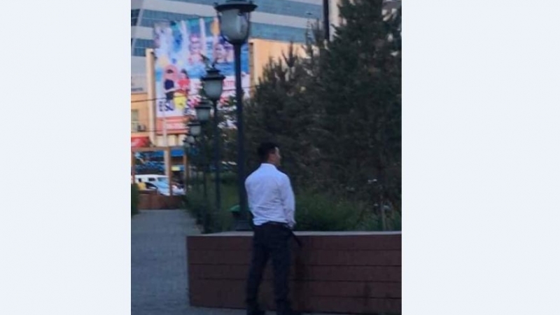 Олон нийтийн газар зүй бусаар биеэ авч явсан мэргэжилтэнг ажлаас нь халжээ