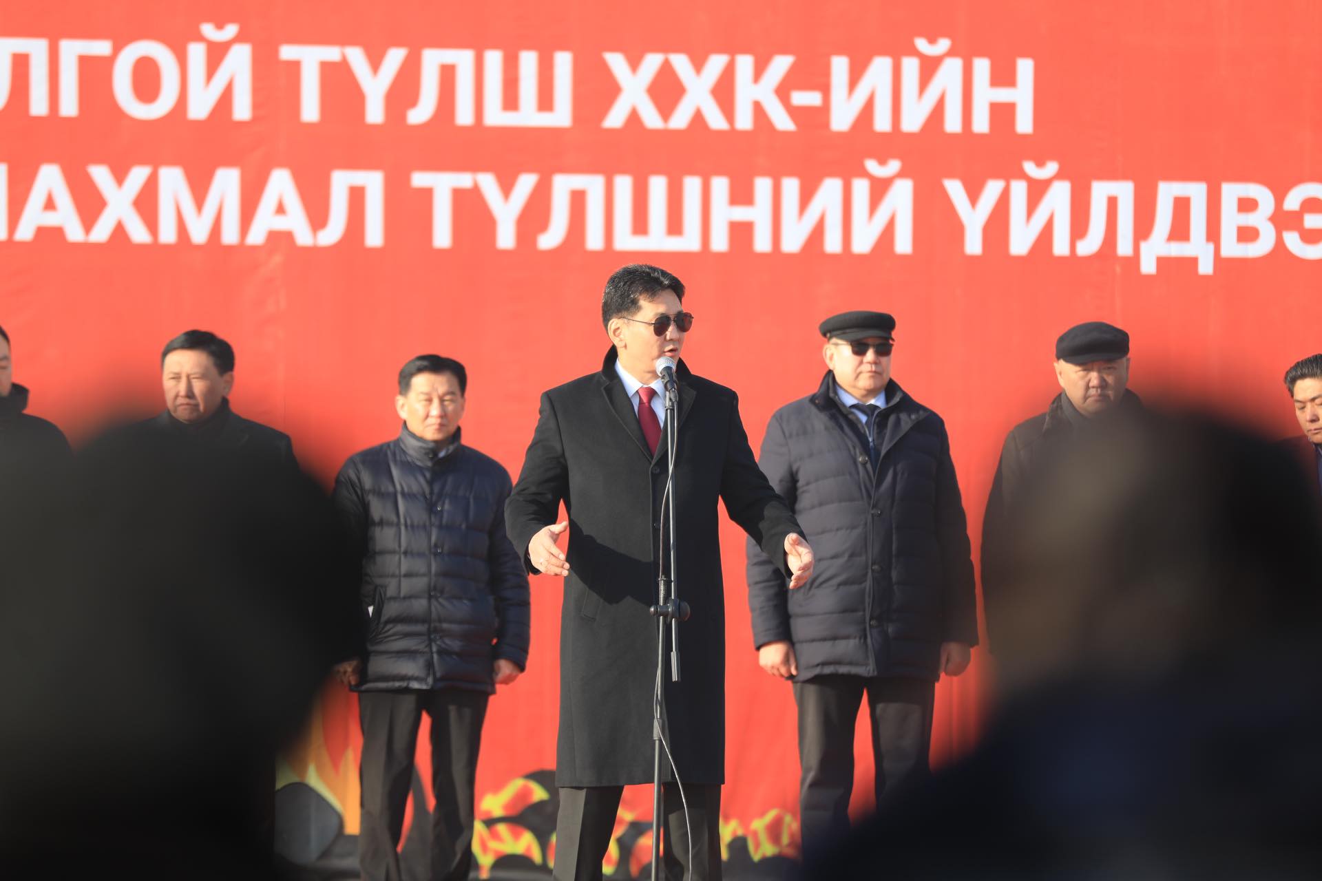 У.Хүрэлсүх: Сайжруулсан шахмал түлш хэрэглэж байж бид утаа гэгч дайснаа дарж авна