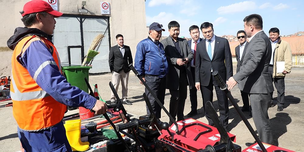 Хот тохижилтын газарт шаардлагатай тоног төхөөрөмжийг шийдвэрлэж өгөхөөр боллоо