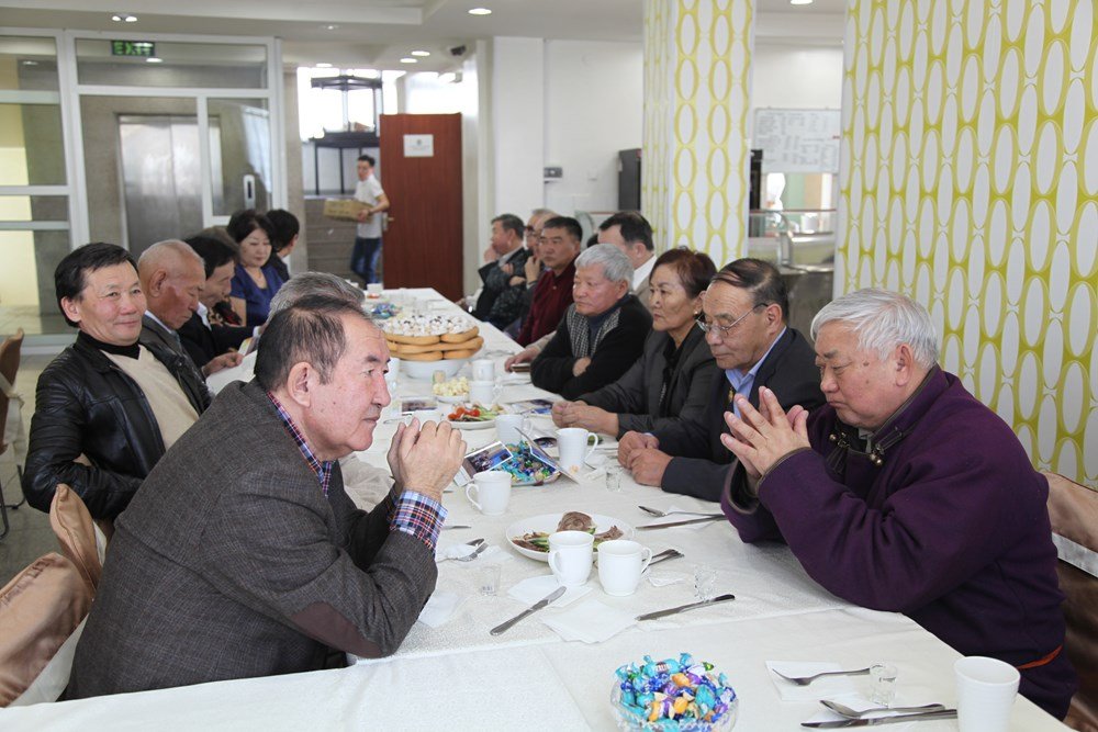 Татварын ерөнхий газар ахмадуудаа хүлээн авлаа