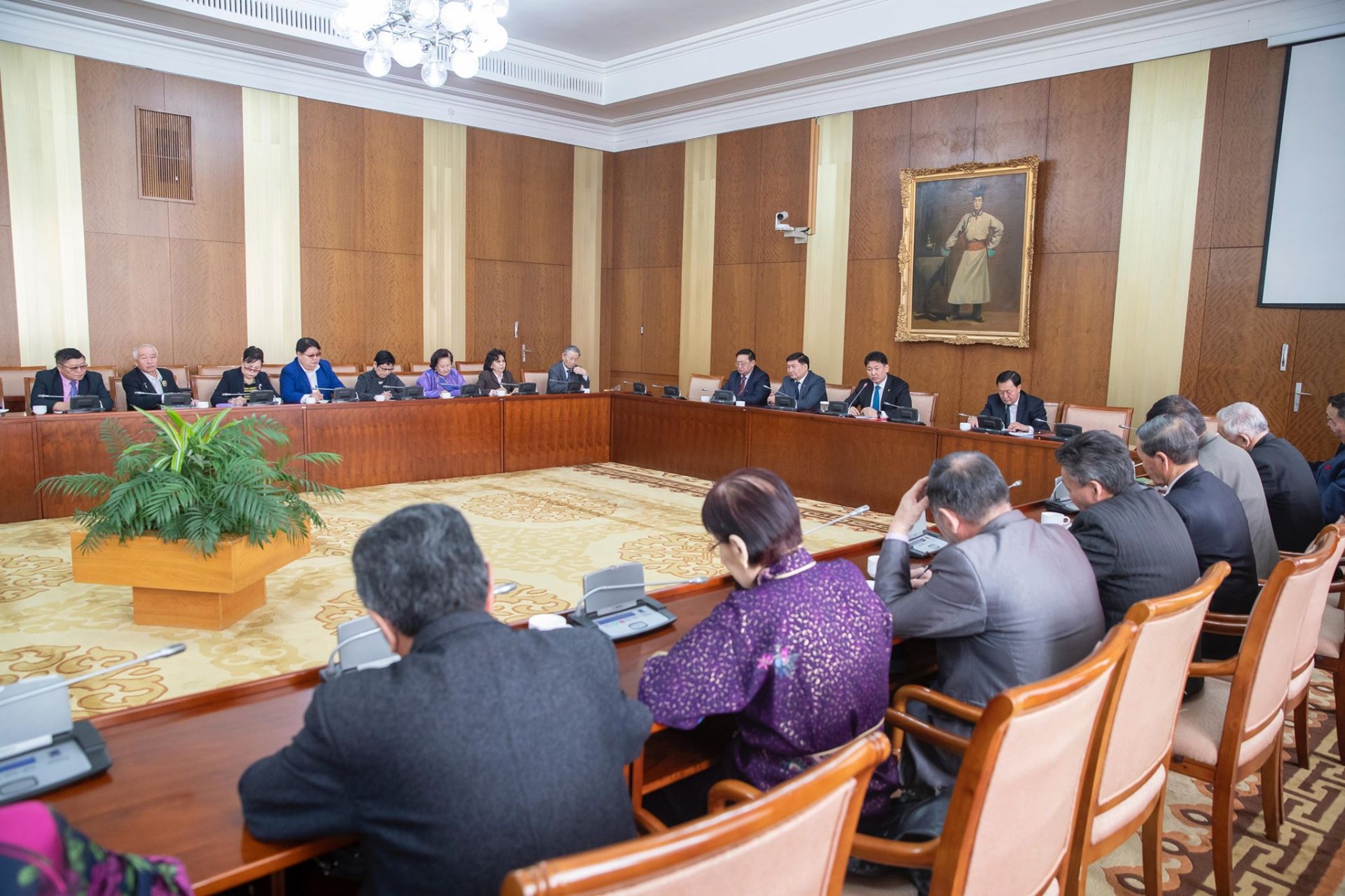 Ерөнхий сайд У.Хүрэлсүх ахмадуудын төлөөллийг хүлээн авч уулзав