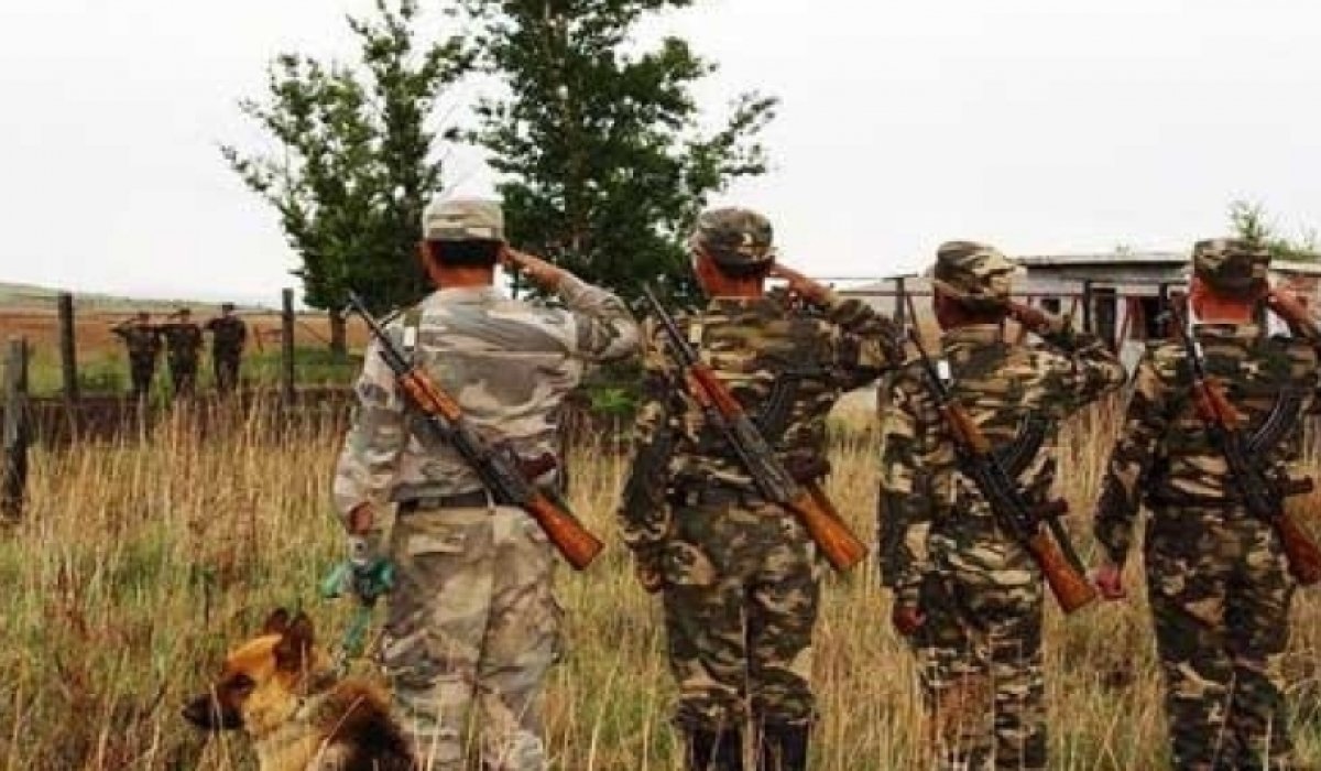 Галт зэвсэг хилээр нэвтрүүлэхийг завджээ