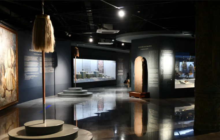 Энэ сарын 7-ныг дуустал музейд байнгын үзүүллэгийн танхимаараа үнэгүй үйлчилнэ