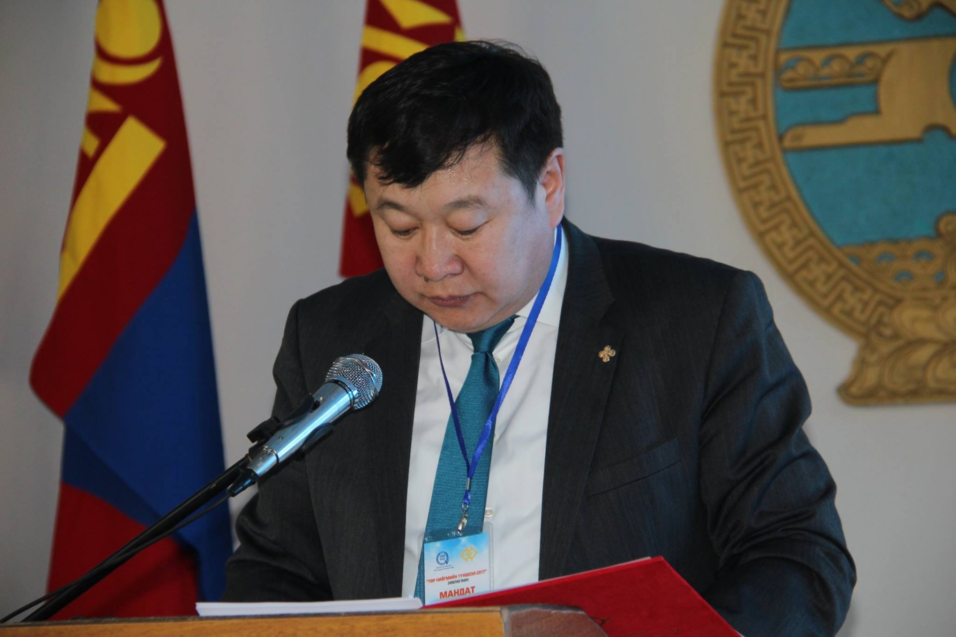 Дархан-Уул аймгийн засаг даргыг АТГ-т шалгуулна