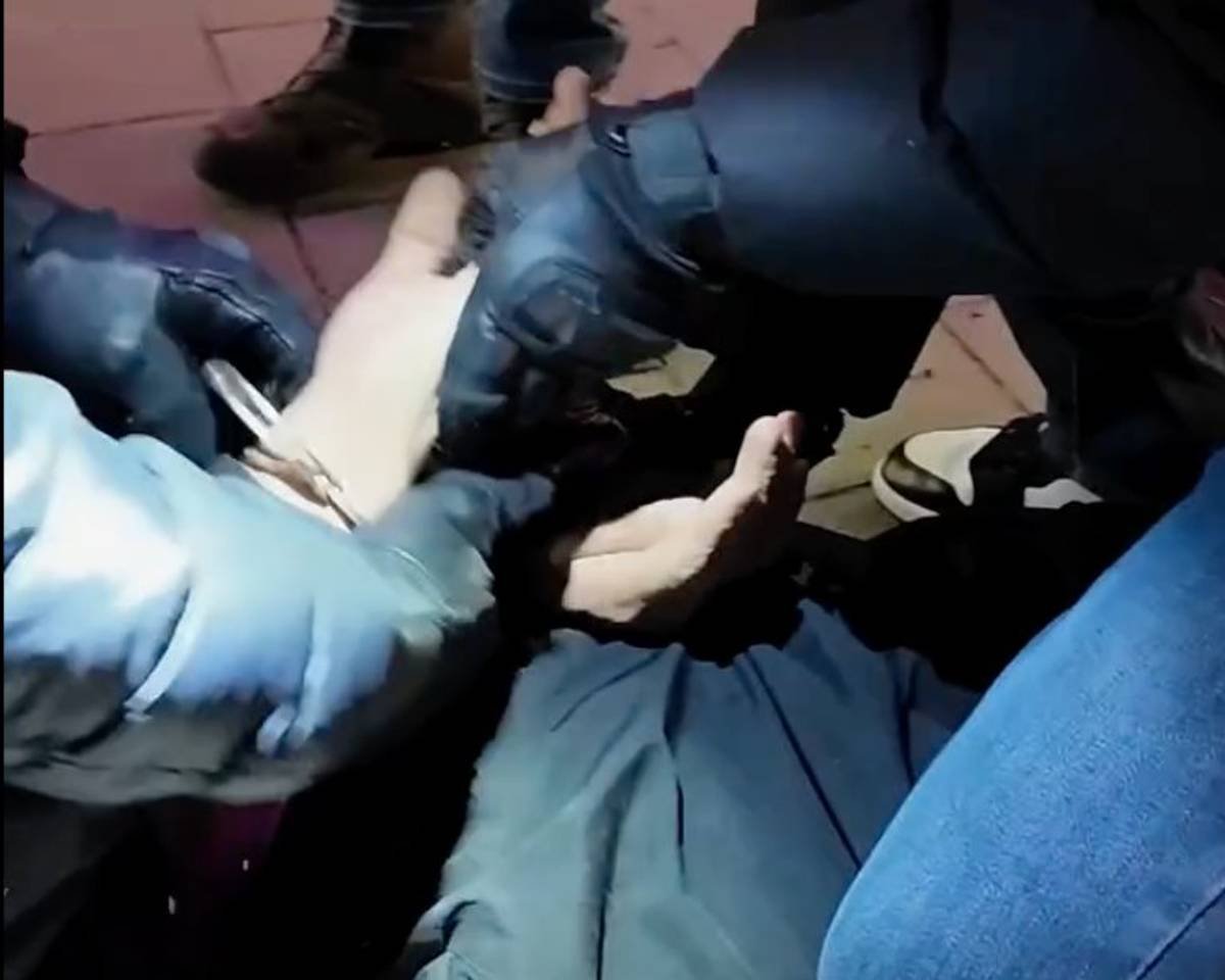 Сэтгэцэд нөлөөлөх бодис худалдан борлуулдаг олны танил иргэнийг баривчилжээ