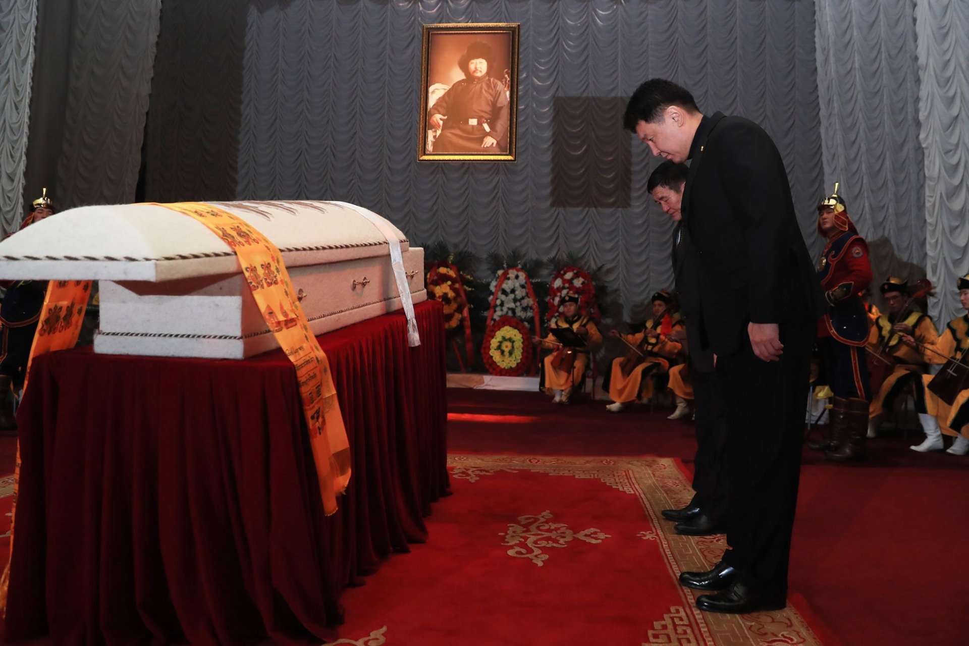 Талийгаачийг төрсөн нутаг Төв аймгийн Баян-Өнжүүл суманд нь нутаглуулна