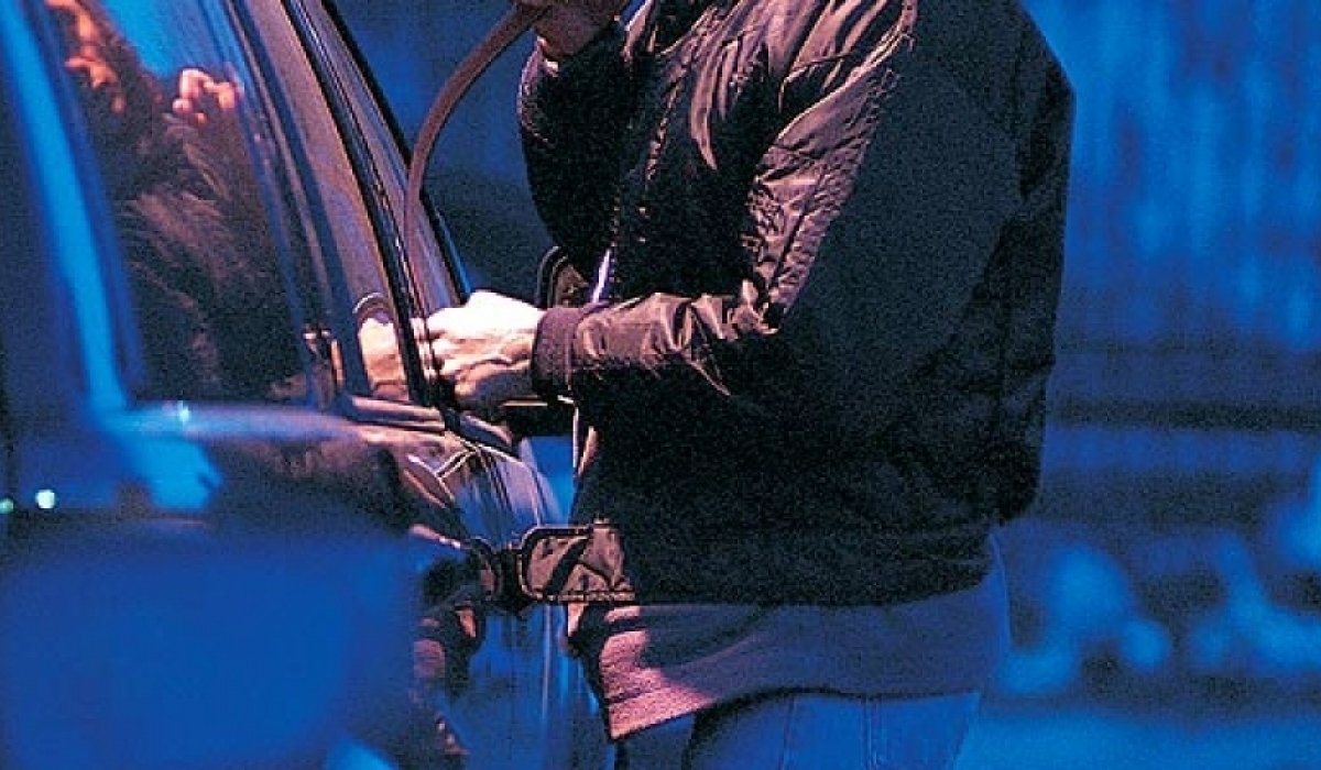 16 настай хүүхдүүд автомашин хулгайлсан хэргээр баривчлагджээ