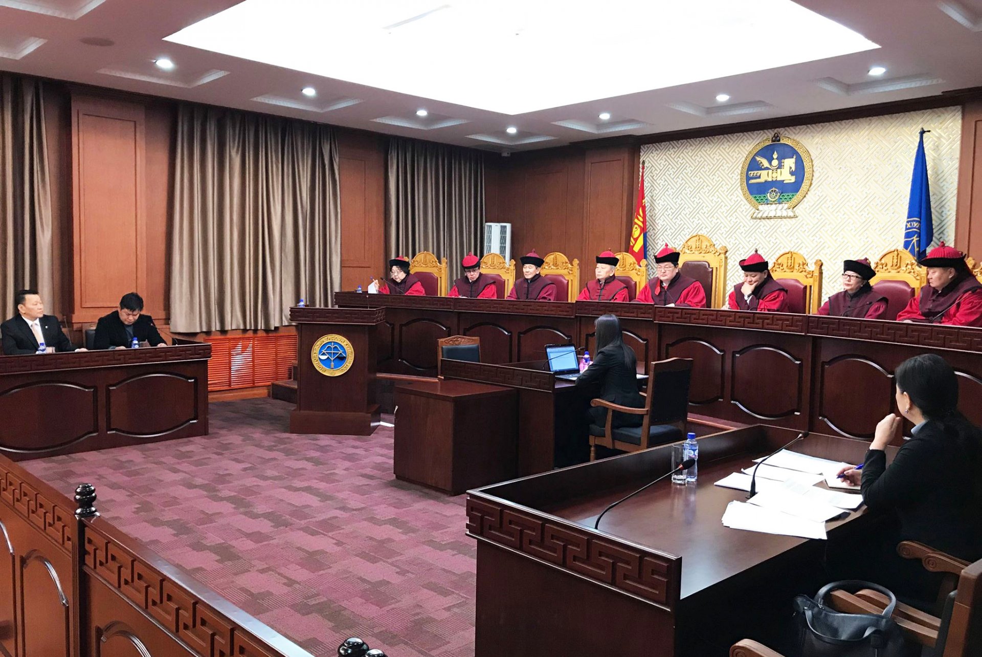 Үндсэн хуулийн цэц их суудлын хуралдаан зарлалаа