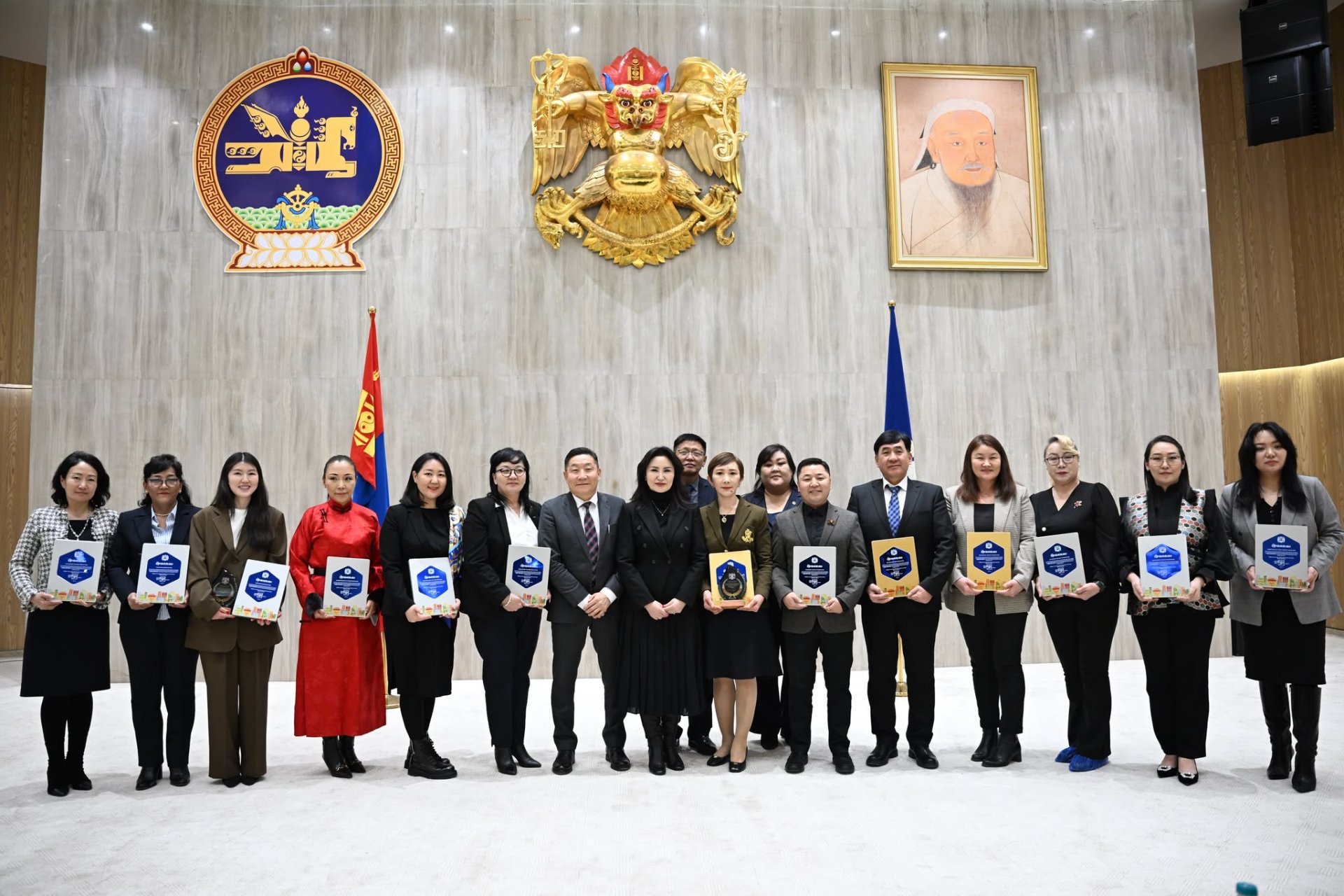 Нийслэлийн эрүүл мэндийн салбарын шилдгүүдийг тодрууллаа