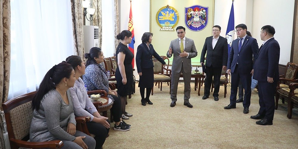 Төв цэвэрлэх байгууламжид амиа алдсан ажилтнуудын ар гэрийнхэнд тус бүр хоёр өрөө байр өглөө