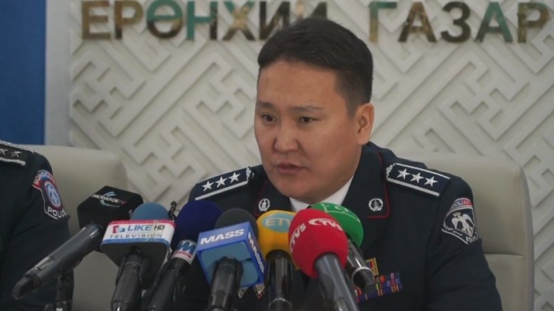 Ээлжийн ахлагч амиа алдсан цэргийн алба хаагчид гар хүрч байгаа үйлдэл бичлэгт бий гэв