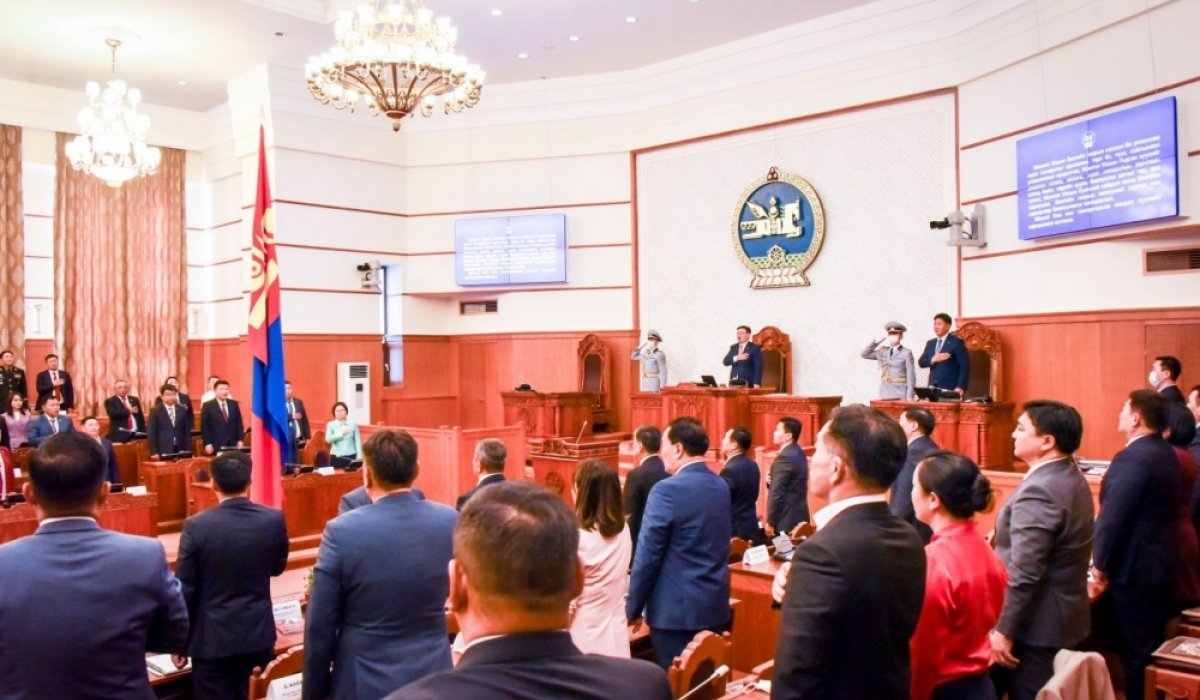 Шинээр томилогдсон сайд нар тангараг өргөлөө