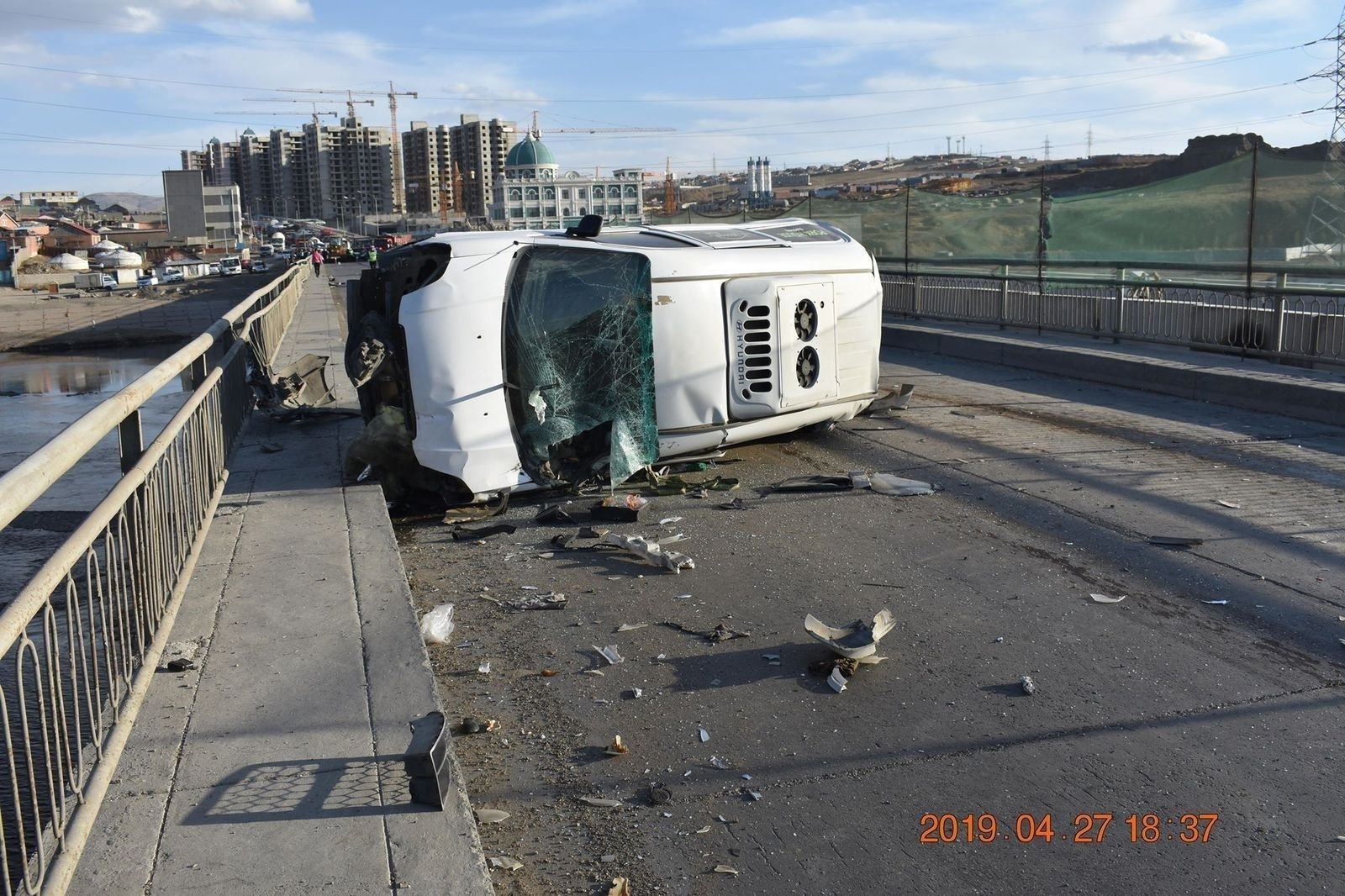 Таван автомашин мөргөлдөж, долоон хүн гэмтжээ