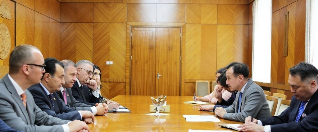 Арменд харилцан визгүй зорчих хэлэлцээр байгуулах санал тавьжээ