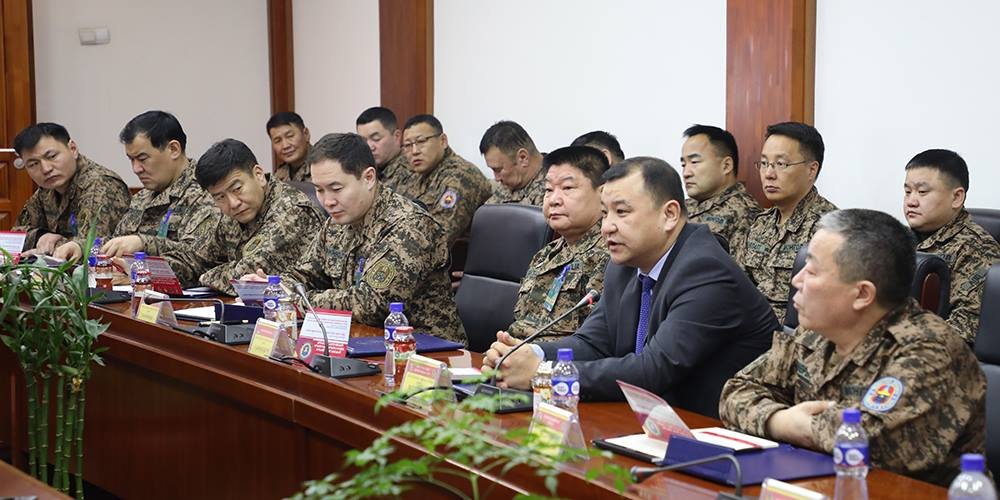 Цэргийн бэлтгэл сургалтыг зохион байгуулж байна