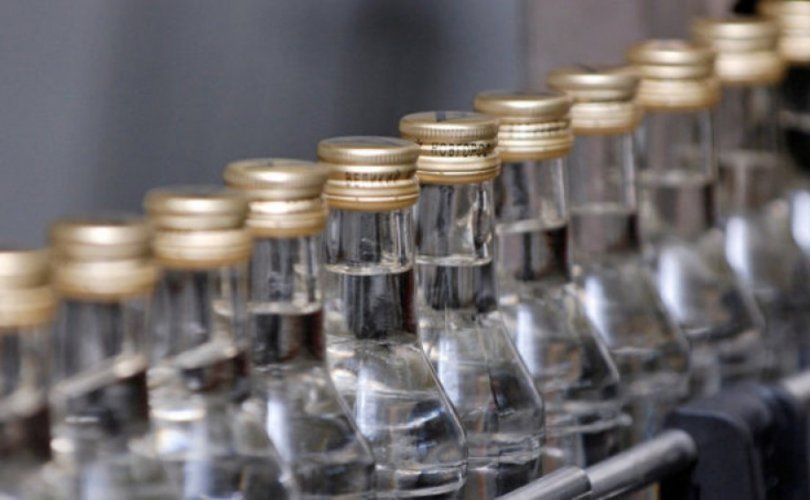 14 аж ахуйн нэгжийн согтууруулах ундаа үйлдвэрлэх тусгай зөвшөөрлийг хүчингүй болгоно