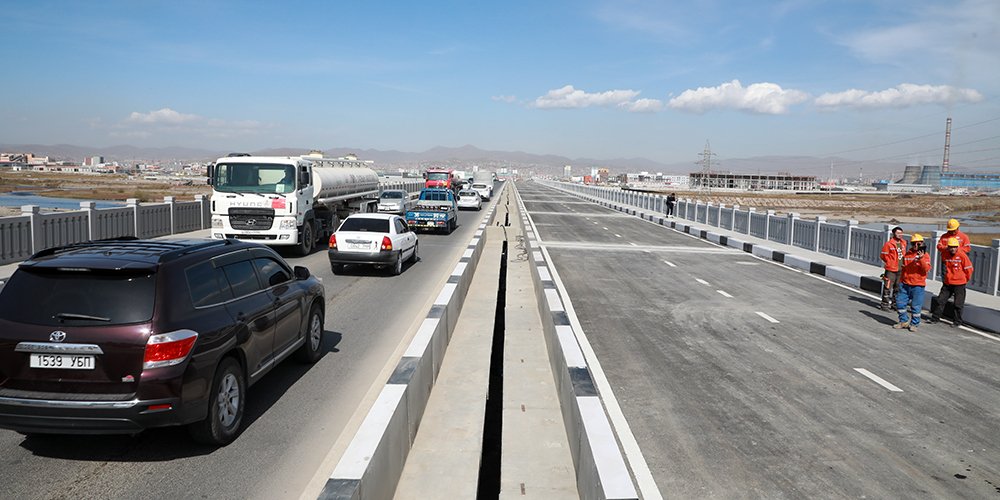  Сонсголонгийн төмөрбетон хос гүүрийн хөдөлгөөнийг нээлээ