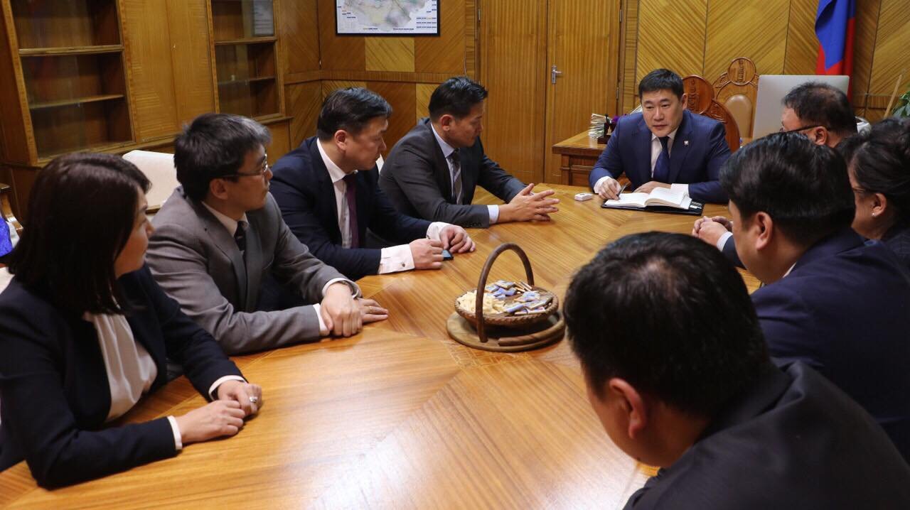 Л.Оюун-Эрдэнийн эхний өдөр